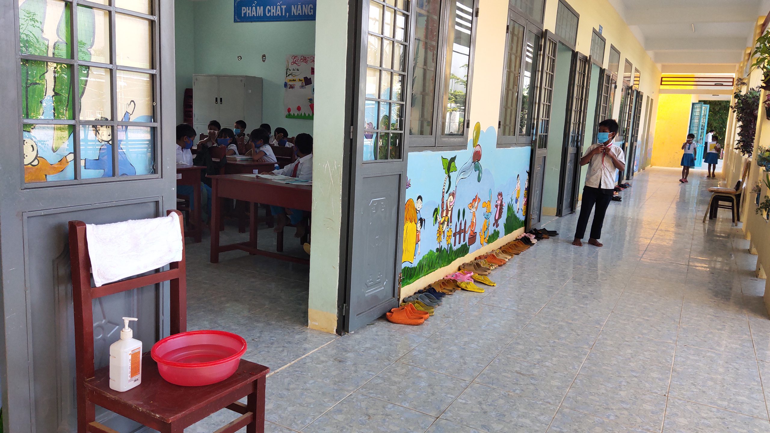 Trường PTDTBT TH&THCS Sơn Bua Đón Học Sinh Đến Trường Năm Học Mới 2021-2022